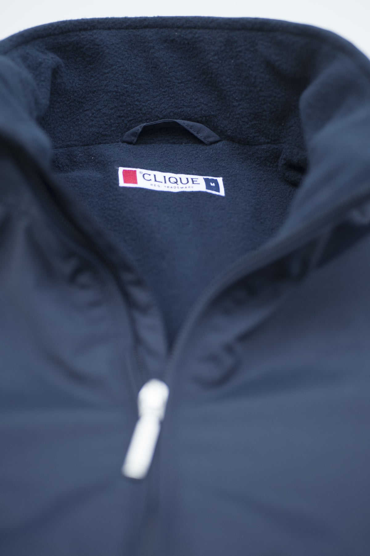 Clique Newport –  – detalj